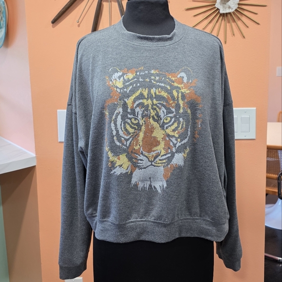 Wst Cst L Gray Tiger Print Sweatshirt Lightweight Soft Boxy Indie Y2K Top - Picture 1 of 11